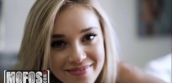  Waking Up To (Kali Roses) Mouth On Your Cock Is Good But Getting Public Blowjobs From Her Is Even Better - Mofos